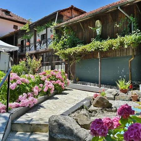 Planinska Sreshta Konukevi 3*